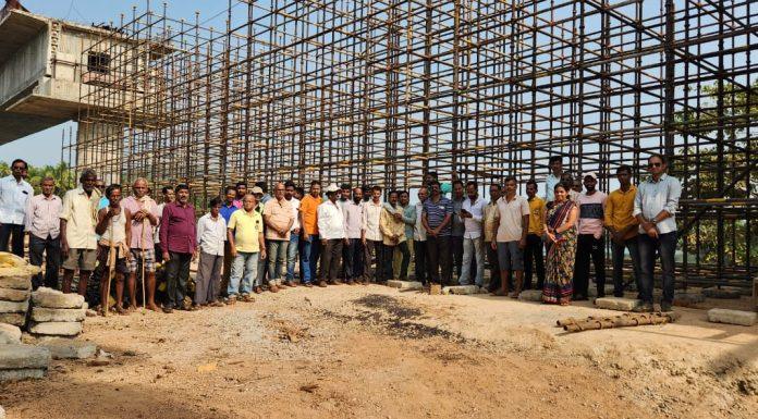 वराड – सोनवडे पूलाच्या रखडलेल्या कामाविरोधात सरपंच, ग्रामस्थ आक्रमक.!