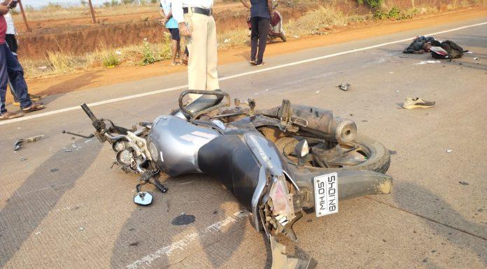 टॅंकर अंगावरून गेल्याने दुचाकीस्वार जागीच ठार
