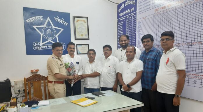 पोलिस निरीक्षक अरुण पवार यांचे भाजपकडून स्वागत