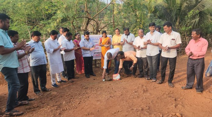 नाडन गावातील विकास कामांचे भूमिपूजन