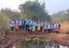 सुर्ले येथे स्वयंसेवकांनी बांधला वनराई बंधारा