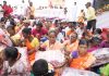 जगद्गुरु नरेंद्राचार्य महाराज संस्थानातर्फे रोहा येथे ४०० ब्लॅकेट कीटचे वाटप
