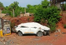 खेडमधील अपघातग्रस्त कार मालकाच्या ताब्यात