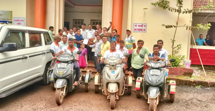 अपना भिडु, बच्चु कडू घ्या घोषणांनी तहसील कार्यालय परिसर दणाणला