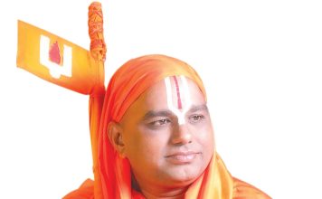 विमान दुर्घटनेतील मृतांना नरेंद्राचार्यजींची श्रद्धांजली