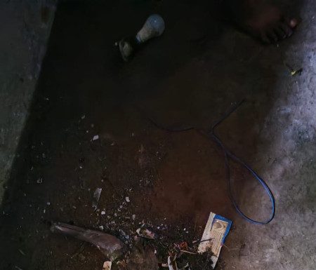 ओटवणेत घरावर वीज कोसळून लाखोची हानी