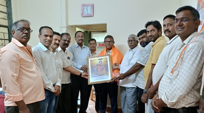 दापोली महावितरण चे सहाय्यक अभियंता संजय ओगले यांना जालगांव ग्रामस्थांकडुन निरोप