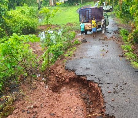 मुसळधार पावसाचा गुहागरात अनेक ठिकाणी फटका