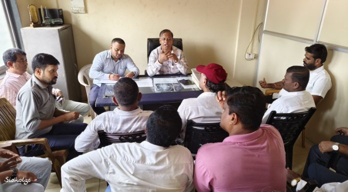 वीज समस्येबाबत आचरावासिय संतप्त