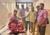 जखमी वीज कामगाराला कंत्राटी कामगार संघाची आर्थिक मदत