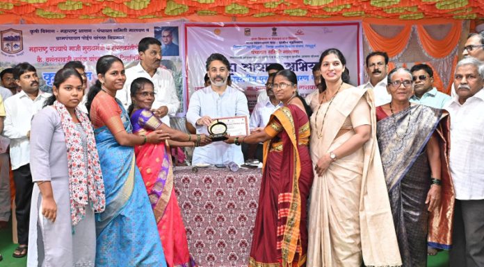 प्रधानमंत्री आवास योजनेत खरारे पेंडूर ग्रामपंचायत प्रथम