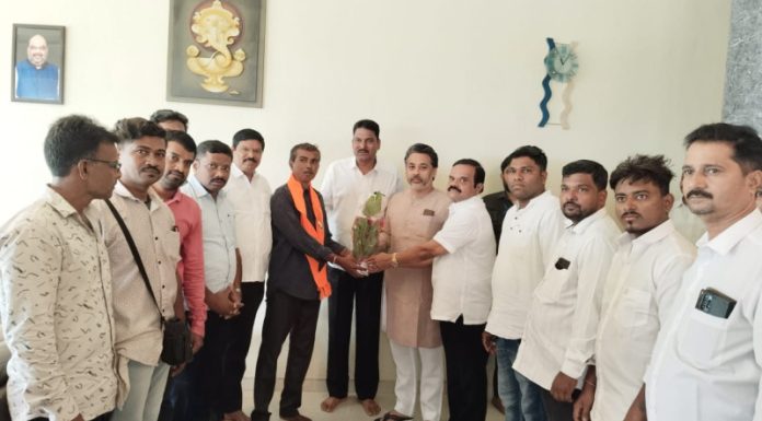 आमदार निलेश राणे यांच्या उपस्थितीत कवठी उबाठा शाखाप्रमुखांचा शिवसेनेत प्रवेश