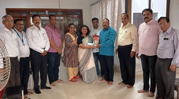सुप्रीम कोर्ट बार असोसिएशनच्या सेक्रेटरीपदी निवड झालेलेल्या ॲड. प्रज्ञा बघेल-चितळे यांचा चिपळूण अर्बन बँकच्या वतीने गौरव