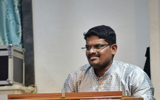 चिपळूणच्या हर्षल काटदरे यांना नटश्रेष्ठ बालगंधर्व संस्थेचा पुरस्कार
