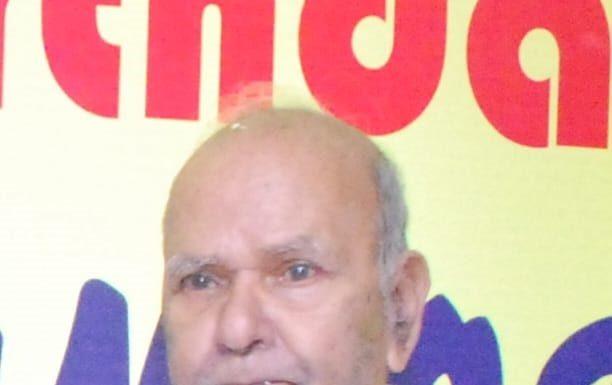 पत्रकार आनंद अंधारी…!