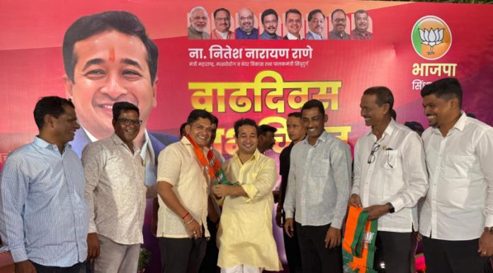ठाकरे सेनेच्या पदाधिकारी कार्यकर्त्यांचा भाजपात प्रवेश