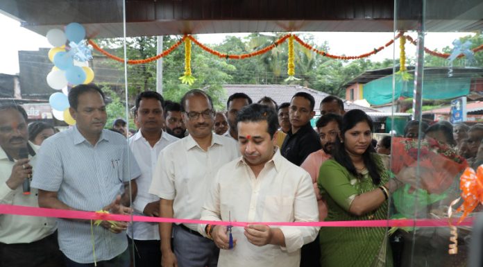 स्वयंसहाय्यता समुह उत्पादने संकलन व विक्री केंद्र पालकमंत्री ना. नितेश राणे यांच्या हस्ते उद्घाटन