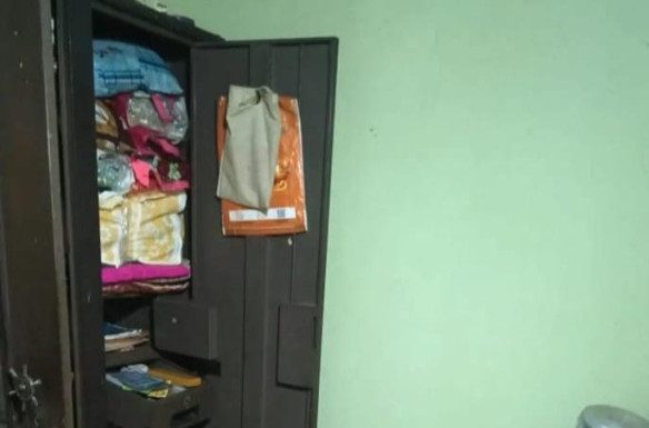 केसरीत दिवसाढवळ्या घरात घुसून १५ हजारांची चोरी