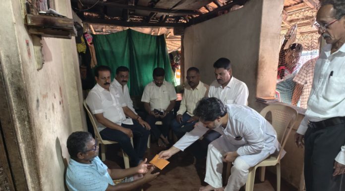 आमदार निलेश राणे यांच्या कडून अपघातात मृतरिक्षा व्यावसायिकांच्या कुटुंबीयांना मदतीचा हात