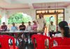 गुणवंत विद्यार्थी आणि पाल्यास मराठी शाळेत दाखल करणाऱ्या पालकांचा गौरव