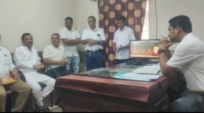 एसटी कर्मचाऱ्यांच्या गणवेश नियमांची कठोरपणे अंमलबजावणी करा