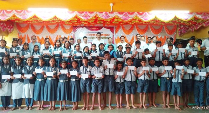 पोईप हायस्कुल येथे वार्षिक पारितोषिक वितरण समारंभ संपन्न