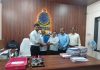 सिंधुदुर्ग जिल्हा शेतकरी व लाकूड व्यवसाय संघटनेकडून नवीन उपवनसंरक्षकांचे स्वागत