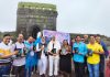 स्वराज्याची राजधानी किल्ले रायगडावर दीपक नागवेकर यांच्या मोरपंखी पुस्तकाचे प्रकाशन.