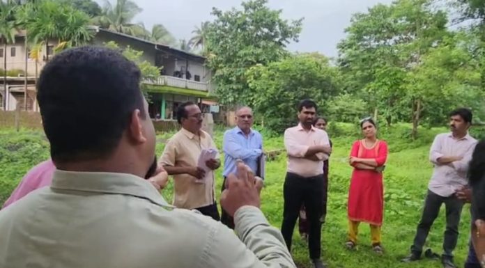 जानवळेतील “त्या वादग्रस्त” साकवाची कार्यकारी बांधकाम विभाग रत्नागिरी यांच्याकडून पाहणी