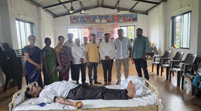 मुख्यमंत्री देवेंद्र फडणवीस यांच्या वाढदिवसानिमित्त आयोजित रक्तदान शिबिराला उस्फुर्त प्रतिसाद*