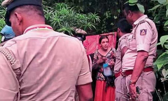 गोकर्णच्या किर्र जंगलात आढळली रशियन महिला, गुहेत काढले दिवस, व्हिसा ८ वर्षांपूर्वीच संपला
