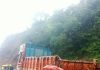 करुळ घाटात ट्रक आदळला कठड्यावर