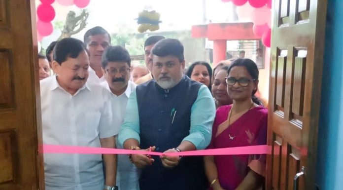 चिपळूण नगर परिषदेचा ऐतिहासिक उपक्रम; राज्यातील पहिलं इलेक्ट्रिक चार्जिंग सेंटर सुरू