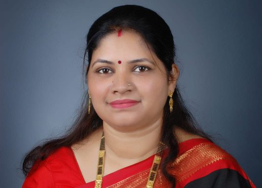 बॅनर फाडल्याप्रकरणी मोहिनी मडगांवकर यांची पोलिसांत तक्रार