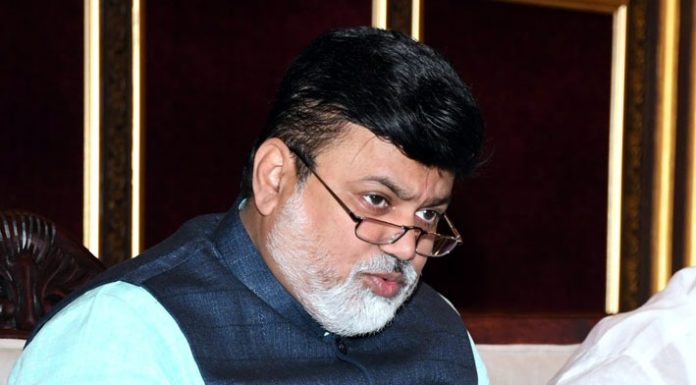 महानिर्मितीतील ठेकेदारी शोषणाचा मुद्दा ऐरणीवर