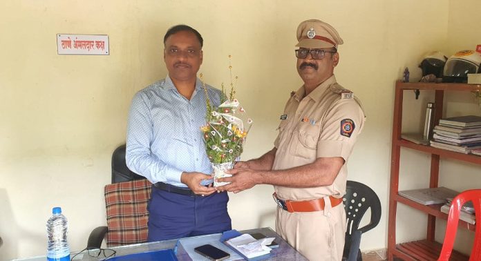 महामार्गचे पोलीस अधीक्षक तानाजी चिखले यांची कशेडी महामार्ग पोलीस मदत केंद्राला अचानक भेट