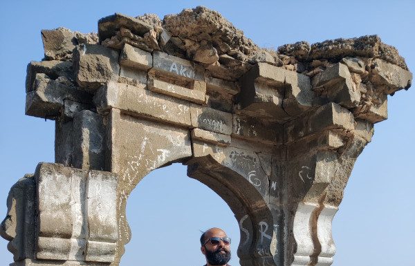 ३00 किल्ल्यांची यशस्वी सफर करणारा रत्नागिरीचा दुर्गसेवक निखिल जामसंडेकर