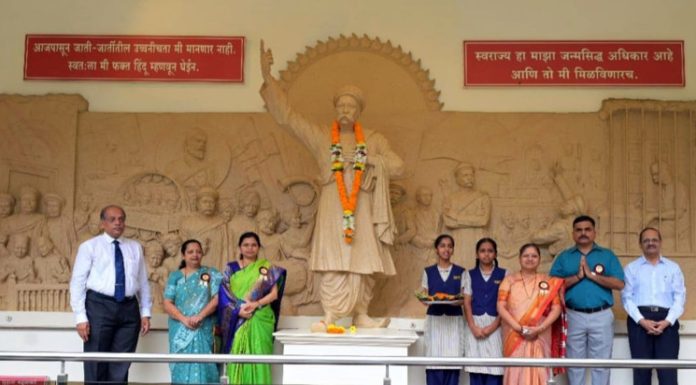 आयुष्य समाजाच्या सेवेसाठी अर्पण करणारे व्यक्तीमत्व म्हणजे कमलाकरपंत वालावलकर- डॉ. बिंदा परांजपे