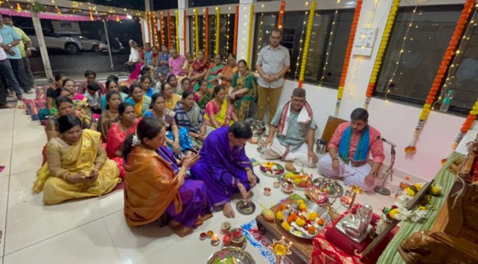 माडखोल येथील साई पालखीचे आ. केसरकर यांच्या निवासस्थानी आगमन