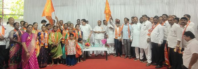 तळे विभाग व चंदणवाडी येथील कार्यकर्त्यांचा शिवसेनेत पक्षप्रवेश