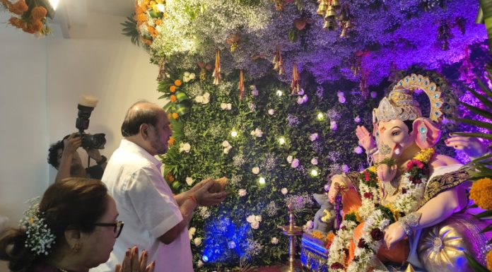 गृहराज्यमंत्री योगेश कदम यांच्या खेड जामगे येथील निवासस्थानी बाप्पांचे आगमन