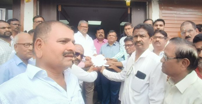 कार्यालयात बसून तयार केलेल्या विकास आराखड्याला स्थगिती मिळावी