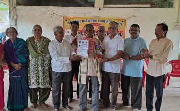 रामेश्वर वाचन मंदिर चा चोखंदळ वाचक पुरस्कार नारायण मिराशी यांना प्रदान