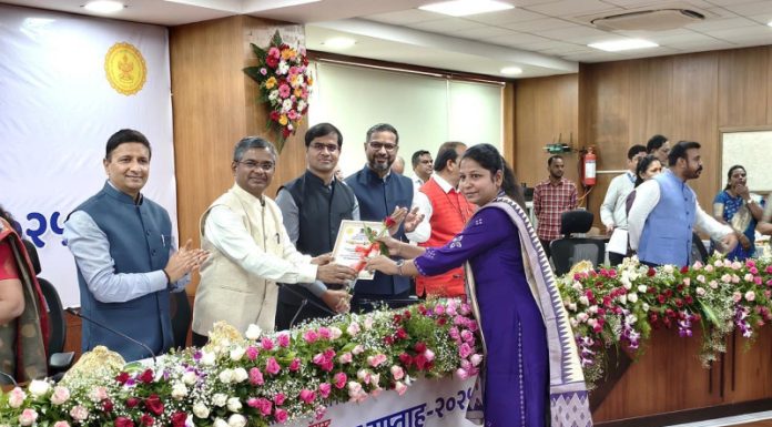 शिल्पा शृंगारे-गिज्जेवार यांचा सहायक महसूल अधिकारी म्हणून गौरव