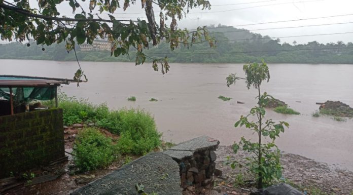 खेडमध्ये जगबुडी नदीने ओलांडली इशारा पातळी; शहराला पुराचा धोका