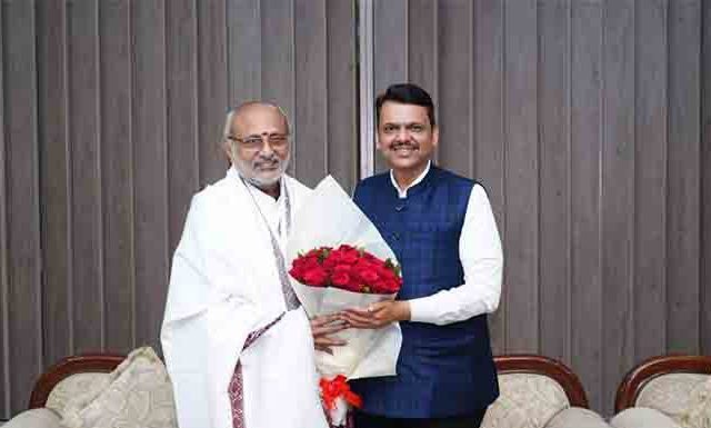 उपराष्ट्रपतीपदाचे उमेदवार म्हणून निवड झाल्याबद्दल मुख्यमंत्र्यांकडून राज्यपालांचे अभिनंदन