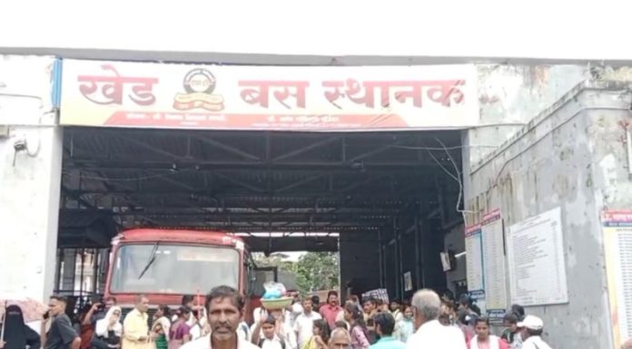 खेड तालुक्यात एसटी सेवा ठप्प, ग्रामीण प्रवाशांचे हाल – गणेशोत्सवी काळात नागरिकांमध्ये संतापाची लाट