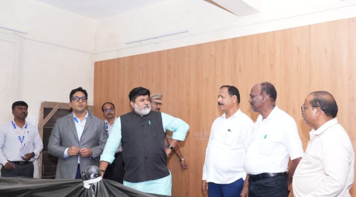 मंडणगड न्यायालयाच्या नूतन इमारतीची पालकमंत्री उदय सामंत यांची पाहणी