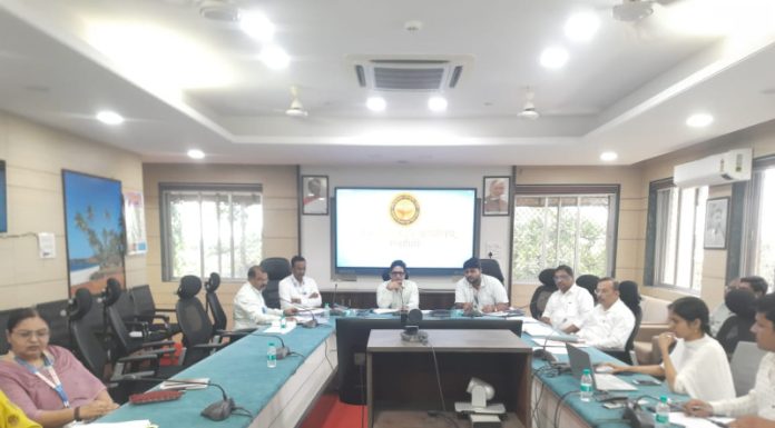 प्रधानमंत्री जनआरोग्य योजना मोहिमेत लाभार्थ्यांचे कार्ड तात्काळ काढावे – जिल्हाधिकारी देवेंद्र सिंह