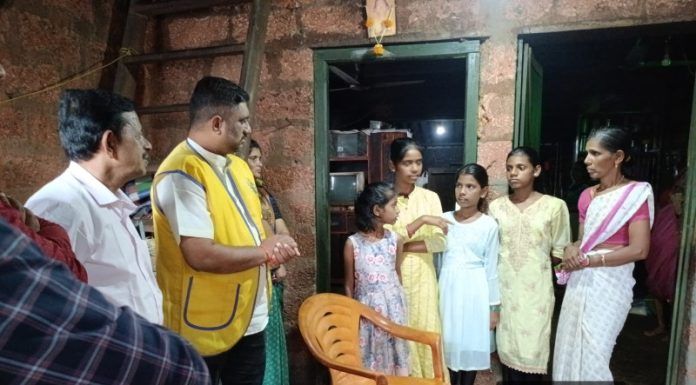 निराधारांना आधार उपक्रमांतर्गत लायन्स क्लबकडून इप्ते कुटुंबाला मदतीचा हात